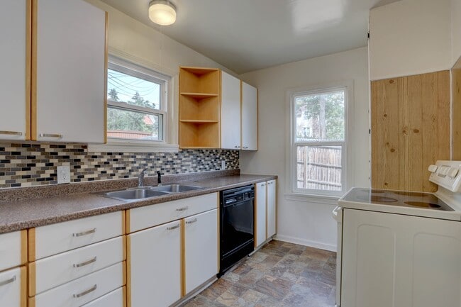 Photo - 1902 Washington Ave