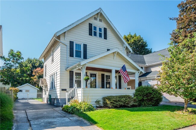 Photo - 116 W Spruce St