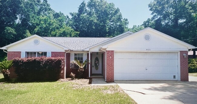 Charming 3-Bed, 2-Bath Milton Residence - Charming 3-Bed, 2-Bath Milton Residence House
