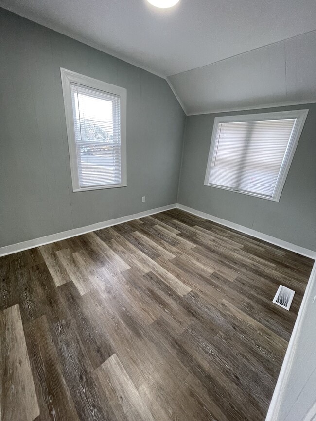 Photo - 311 Marshall St