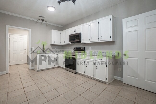 Photo - 928 Columbia College Dr