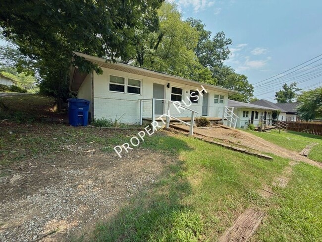 Photo - 708 W 47th St Unit B