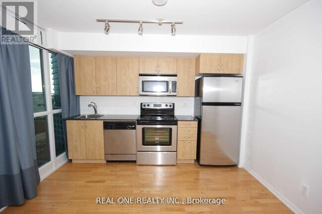 Photo - 209 Fort York Blvd Unit 1072