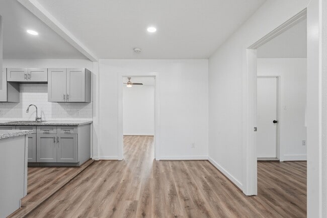 Photo - 5962 Ridgeway Dr