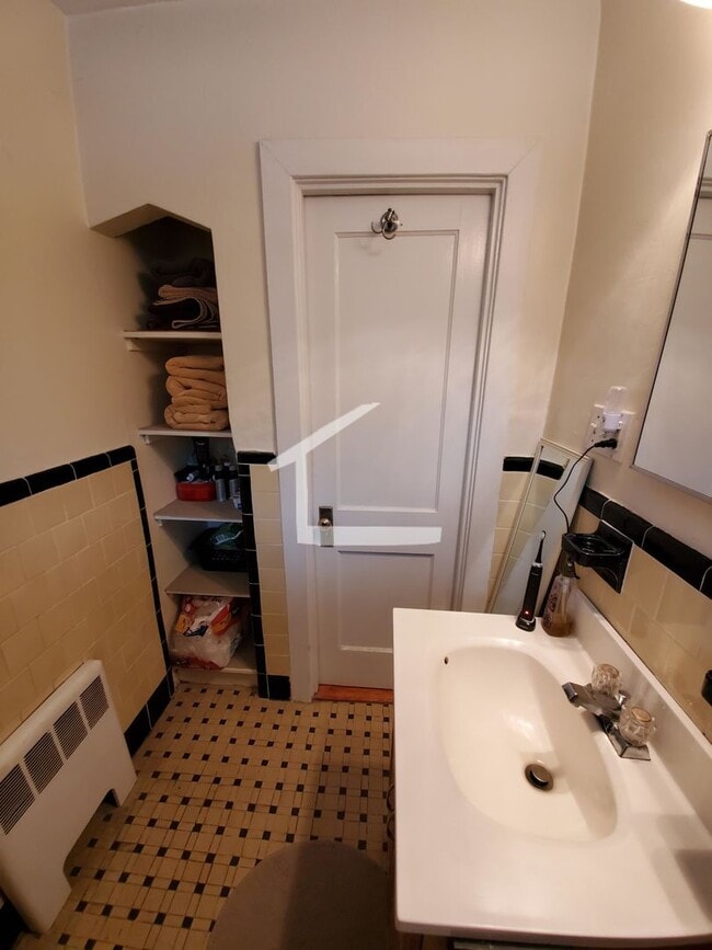 Photo - 22 Brock St