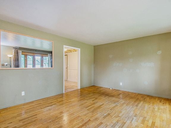 Photo - 30830 Lincoln Dr