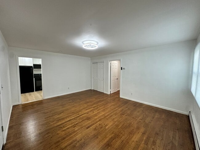 Building Photo - 101 Robertson Ave Unit 1 FL