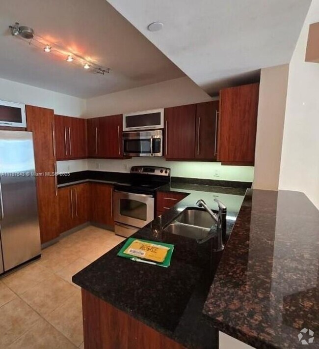 Building Photo - 7350 SW 89th St Rental