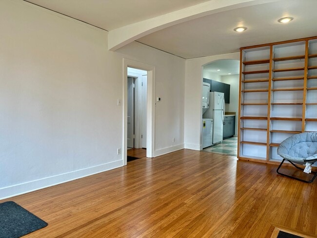 Photo - 540 N 67th St