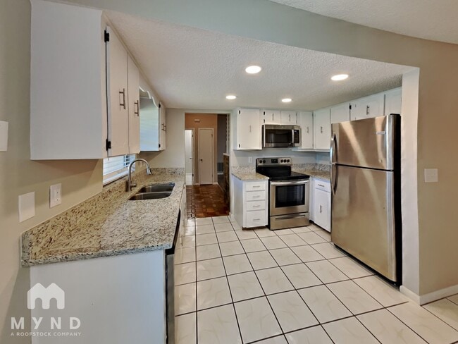 Photo - 11136 Mercedes St