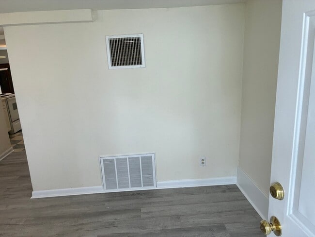 108 1/2 3rd Ave