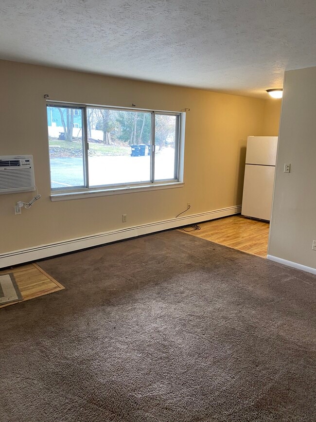 Photo - 760 W Main St