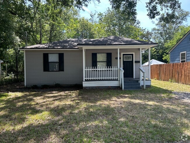 Building Photo - 940 Mackinaw St Rental