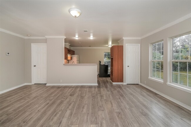 Photo - 829 Marjorie St