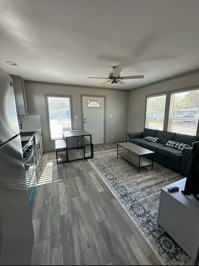 9 La Posada Cir