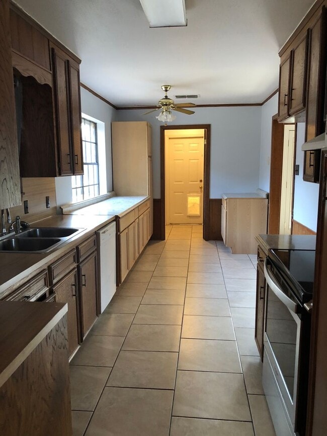 Photo - 10114 Village Green Dr