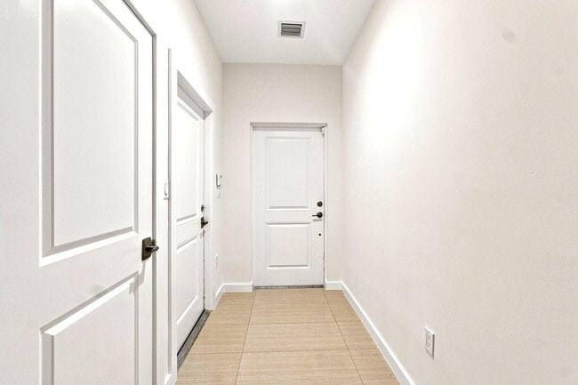 Photo - 432 SE 16th St