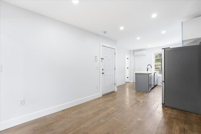 Photo - 216 6th St