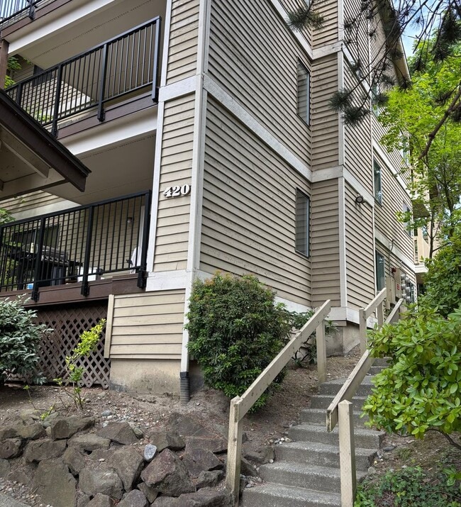Building Photo - 2 Bed / 2 Bath Downtown Kirkland Condo $2,... Unit A201
