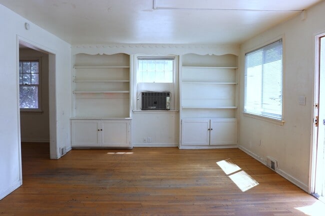 Photo - 614 Ash St Unit 614 Ash  1