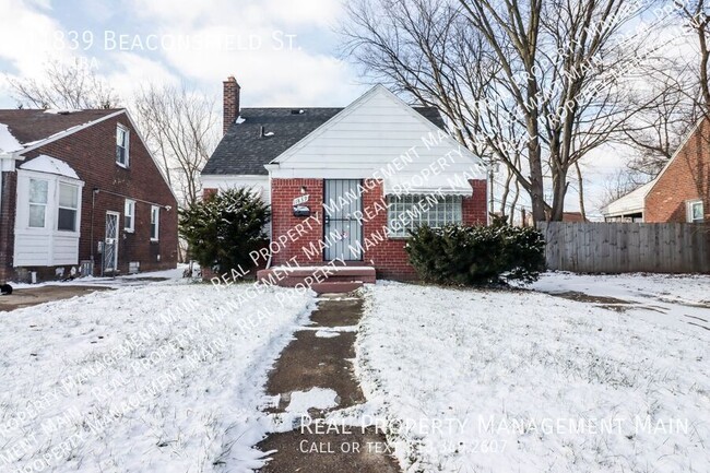 Charming Detroit Home with Spacious Interi... - Charming Detroit Home with Spacious Interi...