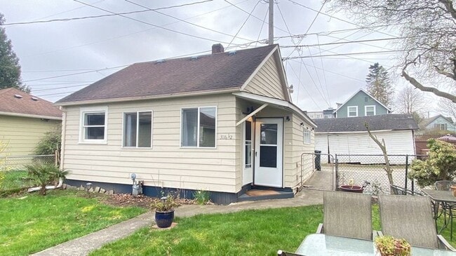 Building Photo - 3116 1/2 N 8th St-