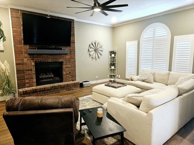 Photo - 2010 Constitution Ave