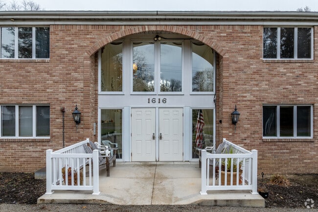 1616 South Main Street - No Pets
