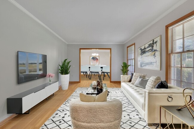 Photo - 5055 Cascade Rd