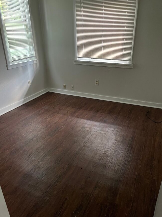 Unit #2 - 516 Center Ave Unit 2