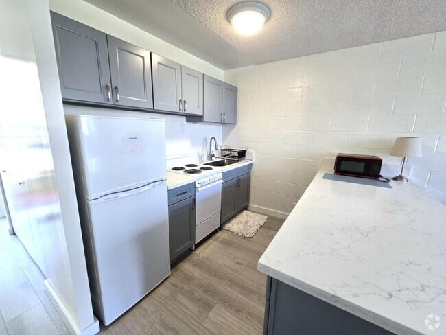 Building Photo - 5122 Likini St Rental