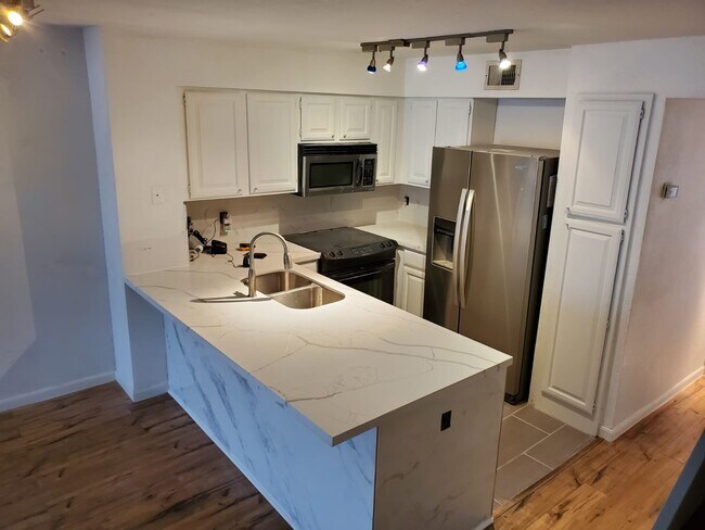 Photo - 2425 Holly Hall St Unit 116