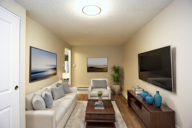 Building Photo - Hampton Gardens Rental