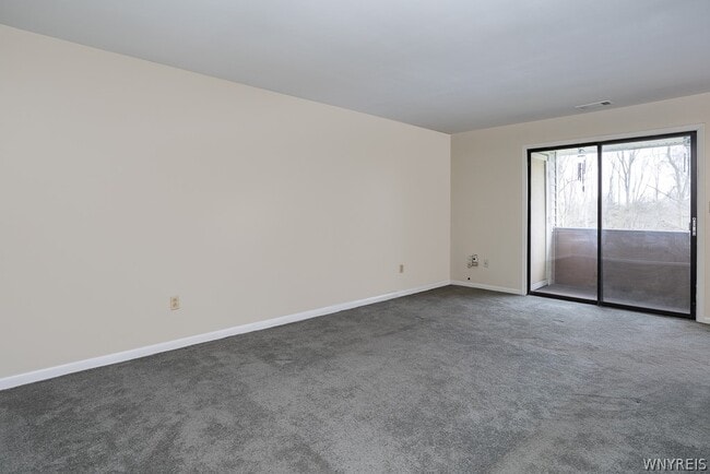 Photo - 45 Beehunter Ct