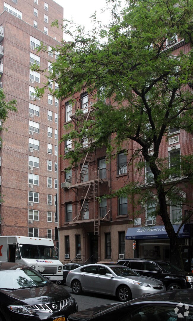 409 E 74th St