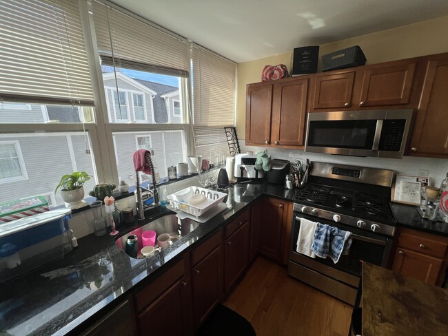 Photo - 332 Beacon St Unit 3