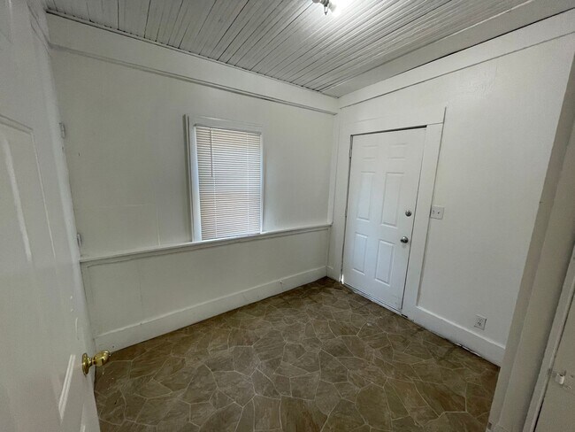 Photo - 718/720 Cincinnati Street Unit 718 Cincinnati Street