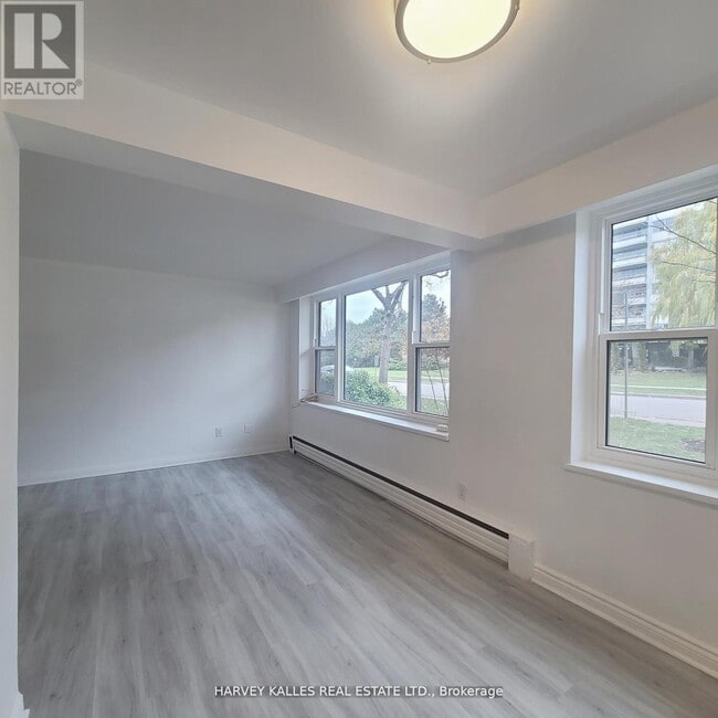 Photo - 125 Shelborne Ave Unité 4