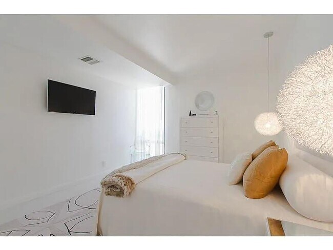 Photo - 145 15th St NE