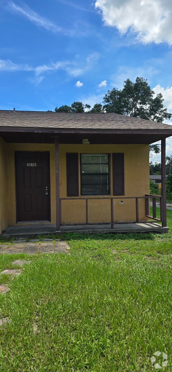 Building Photo - 38714 South Ave Rental