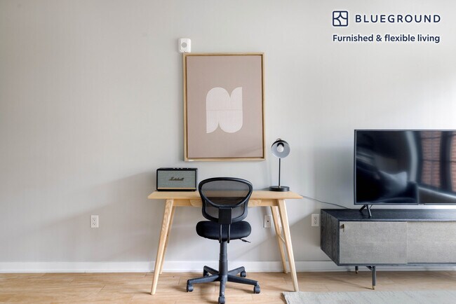 Photo - 2210 Wisconsin Ave NW Unidad SI FL3-ID963