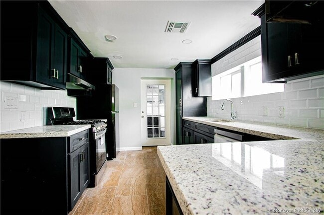 Photo - 315 N 3rd St