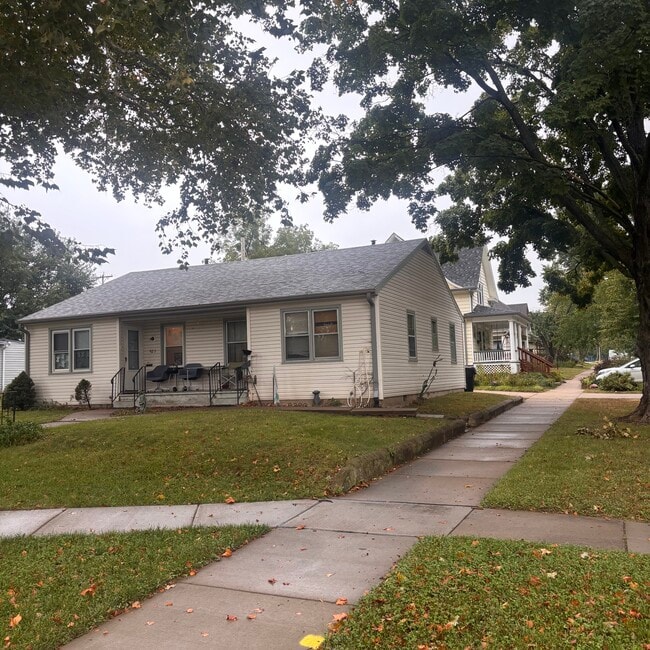 Photo - 923 SW 8th Ave