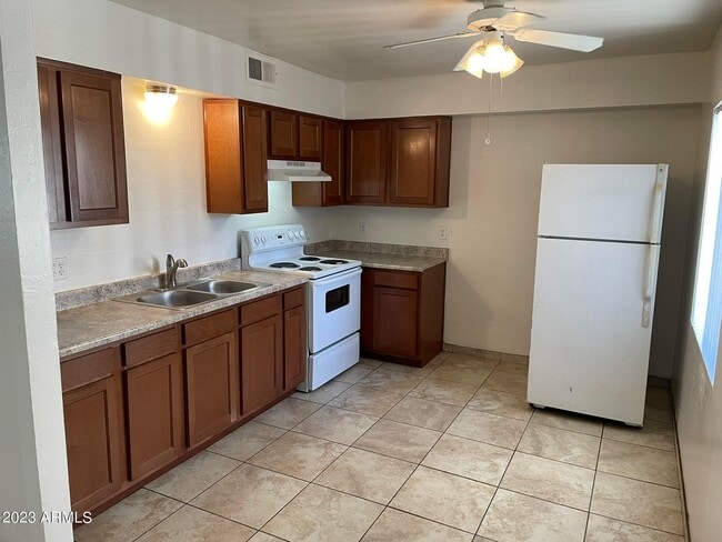 Building Photo - 1222 E Mountain View Rd Unit 213 Rental