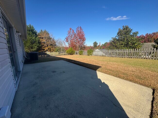 Photo - 2467 Stratford Lake Rd