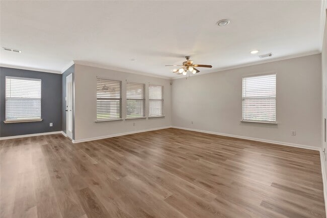 Photo - 3854 Clobourne Crossing Ln