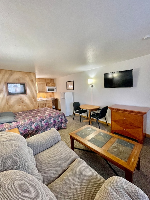 Photo - 102 N Maple Ave