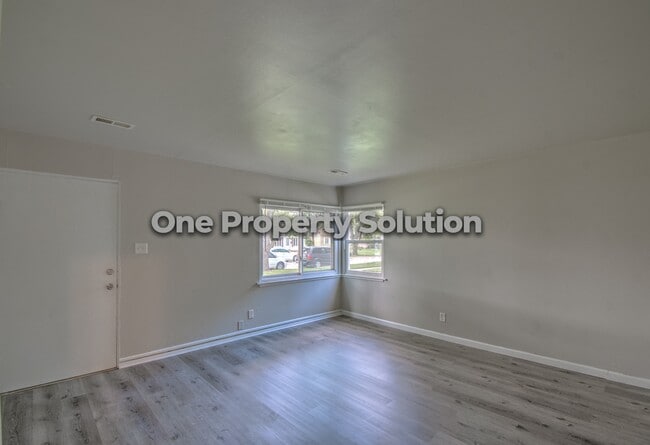 Photo - 7519 Alexander Ave