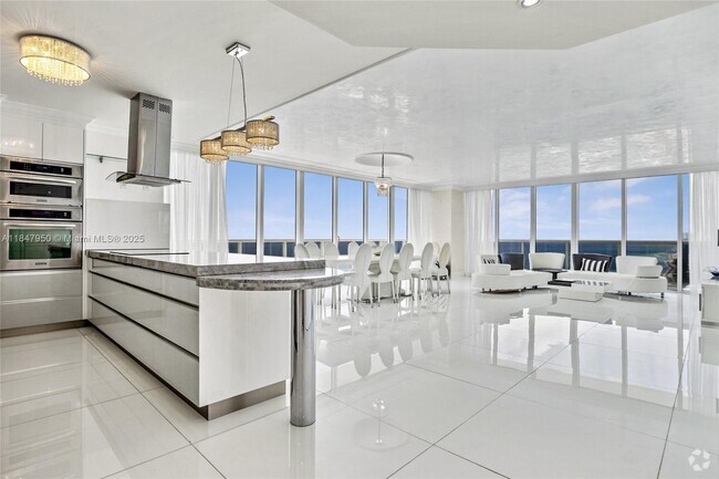 Building Photo - 1830 S Ocean Dr Unit 5102 Rental