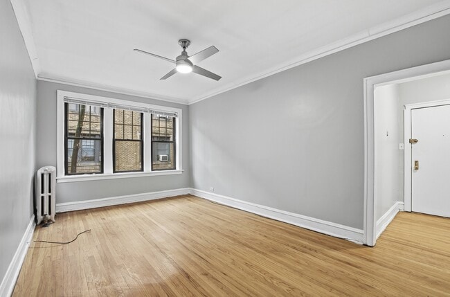 Photo - 2336 W Addison St Unit i2